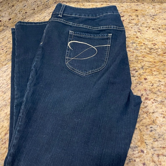 Chico's Platinum Denim Jeans Size 3 (16) Short Ultimate Fit Bootcut Short - Picture 9 of 10